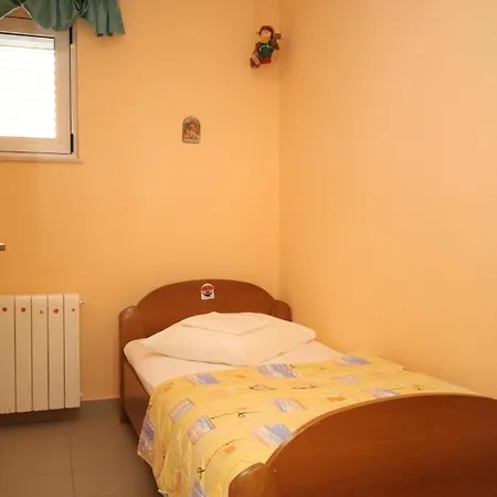 With A Parking Space - 6694 Apartamento Makarska